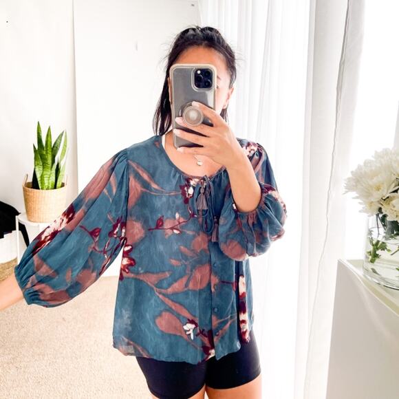 LoveStitch | Floral Puff Sleeve Blouse Blue | S - Picture 5 of 11